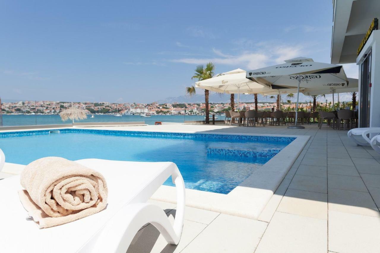 Kaneo Beach Hotel Novalja Exterior foto